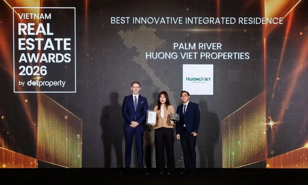 Huong Viet Properties receiving awards at Dot Property Vietnam Awards 2026